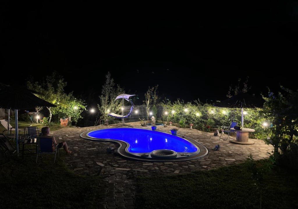 Sakës Cabin | Bujtina Kulla me Shqiponje