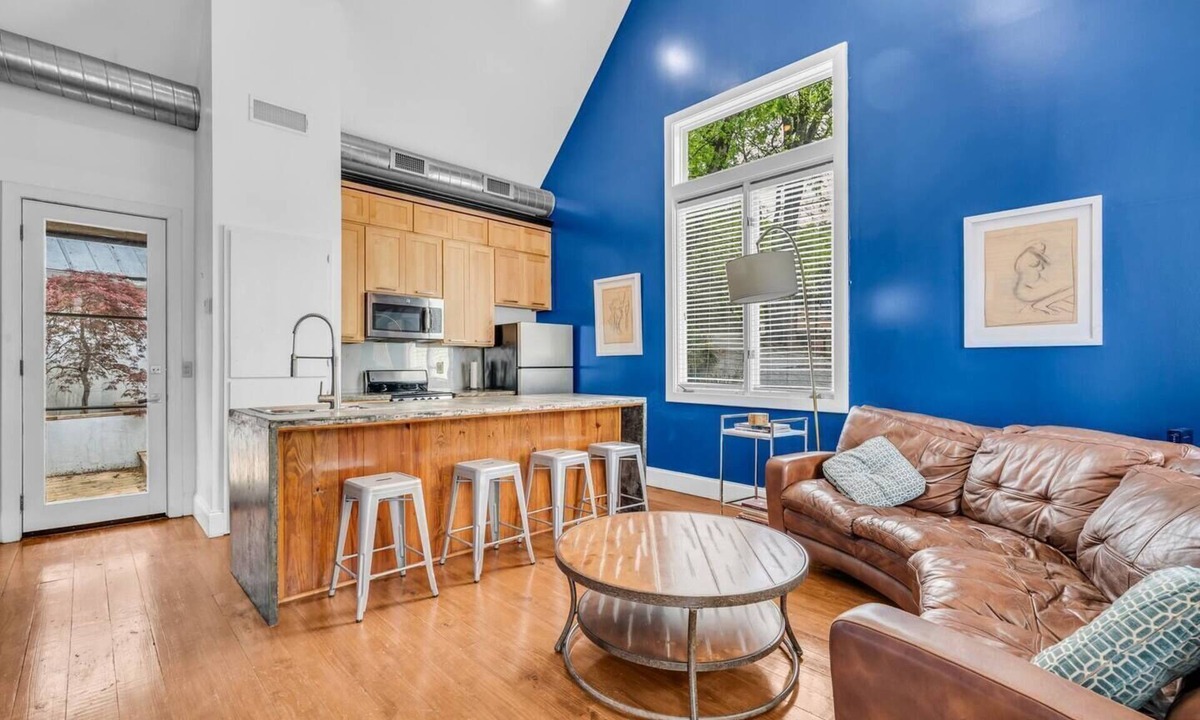 Starkville House | Bulldog Grand Chalet, Cotton District Location!