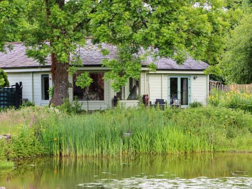 Carlisle House | Bulrush Cabin