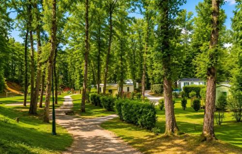 Saint-Cheron House | Bungalow confortable à Saint-Chéron avec piscine