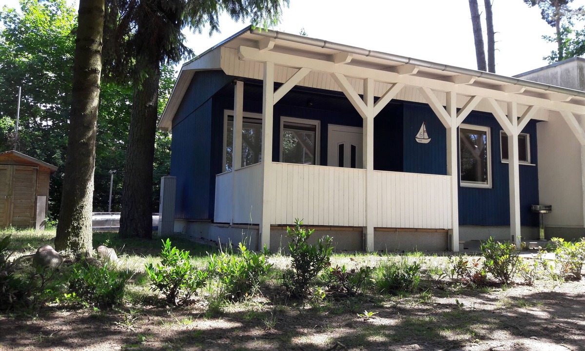 Muritz House | Bungalow "Müritzblau", 250 m to the Müritz & jetty, alternative form of payment possible