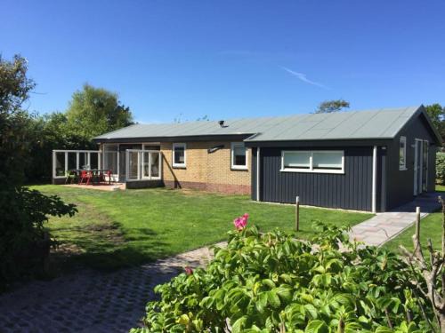 Ballum House | bungalow situated directly at a large sand dunes