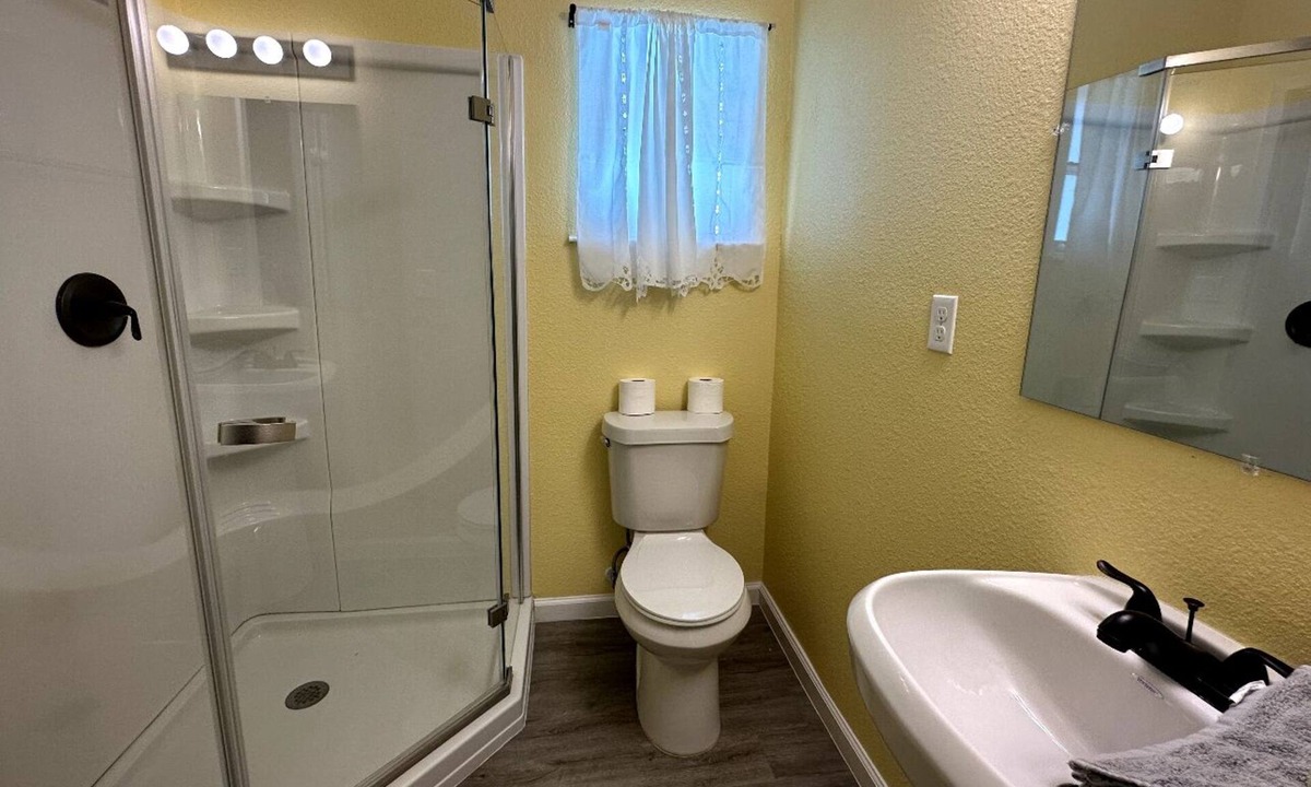 Harlingen House | Bunk Bed In Shared Room In Harlingen TX! 2D