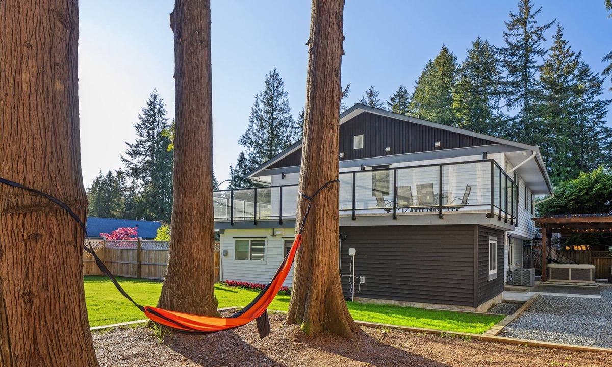 Langley House | Bunny Bliss - Lower Level, HotTub, FirePit,Theatre