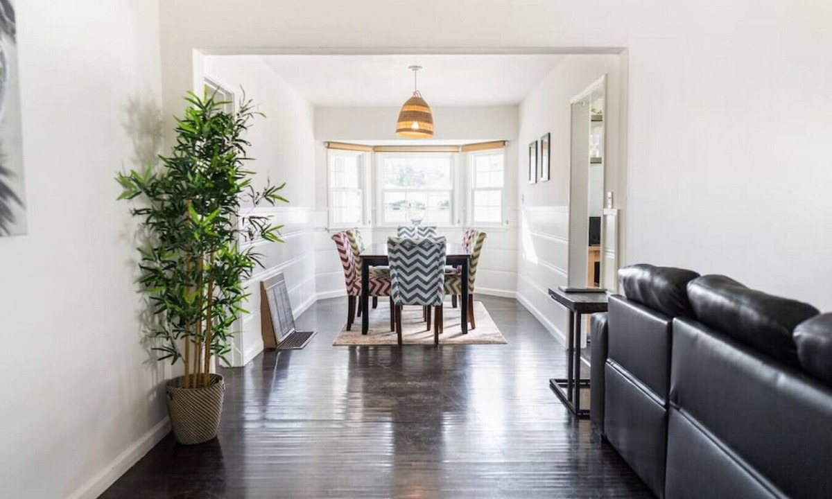 Burbank House | BURBANK BLISS: MODERN 3BR HOUSE w/ SPACIOUS FENCED YARD & GARAGE p49
