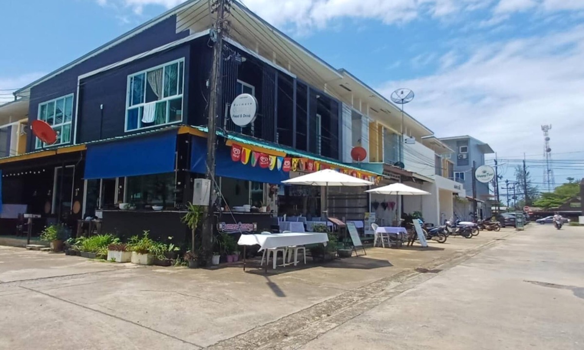 Khuekkhak Hostel | Burmese Corner