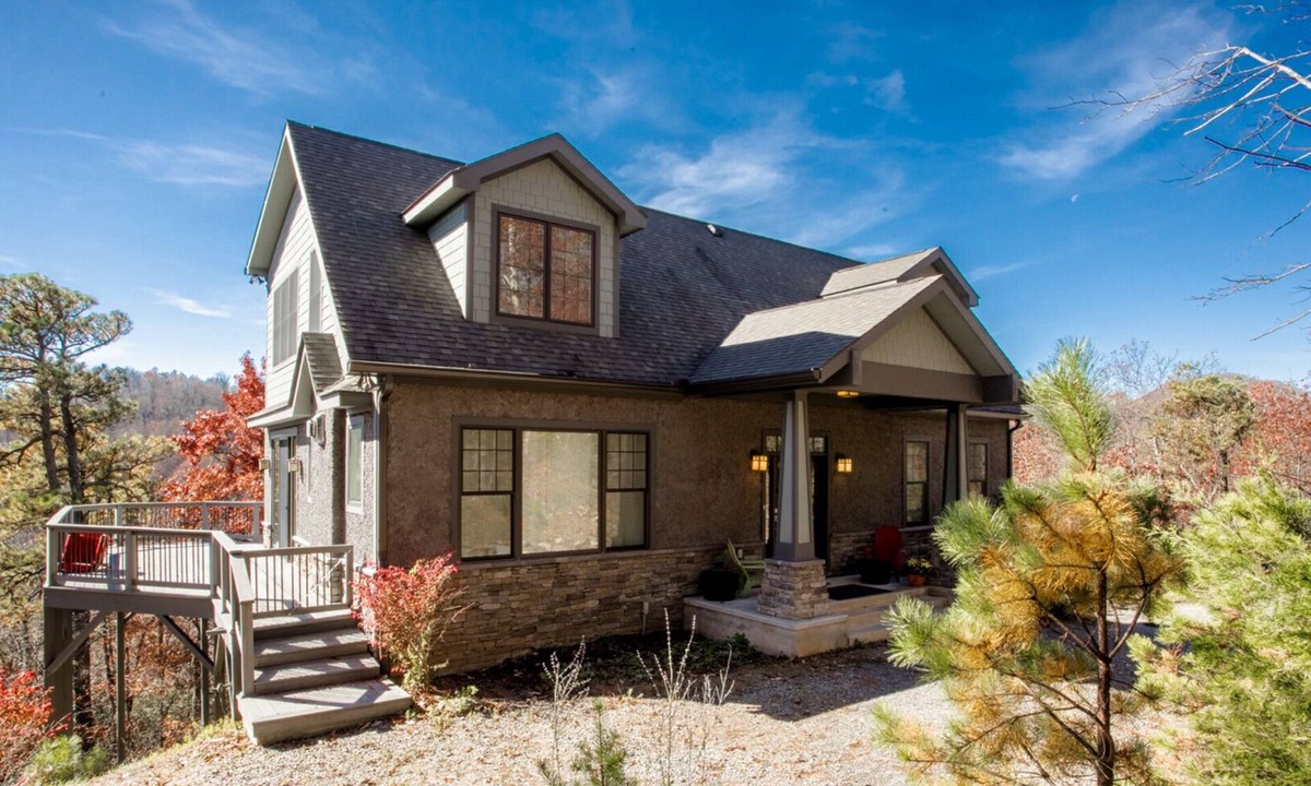 Black Mountain House | Burnt Ridge Retreat | Luxury Black Mountain Home w/Game Room & Mountain Views