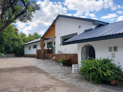 Rustenburg Bed & Breakfast | Bushwillows B&B