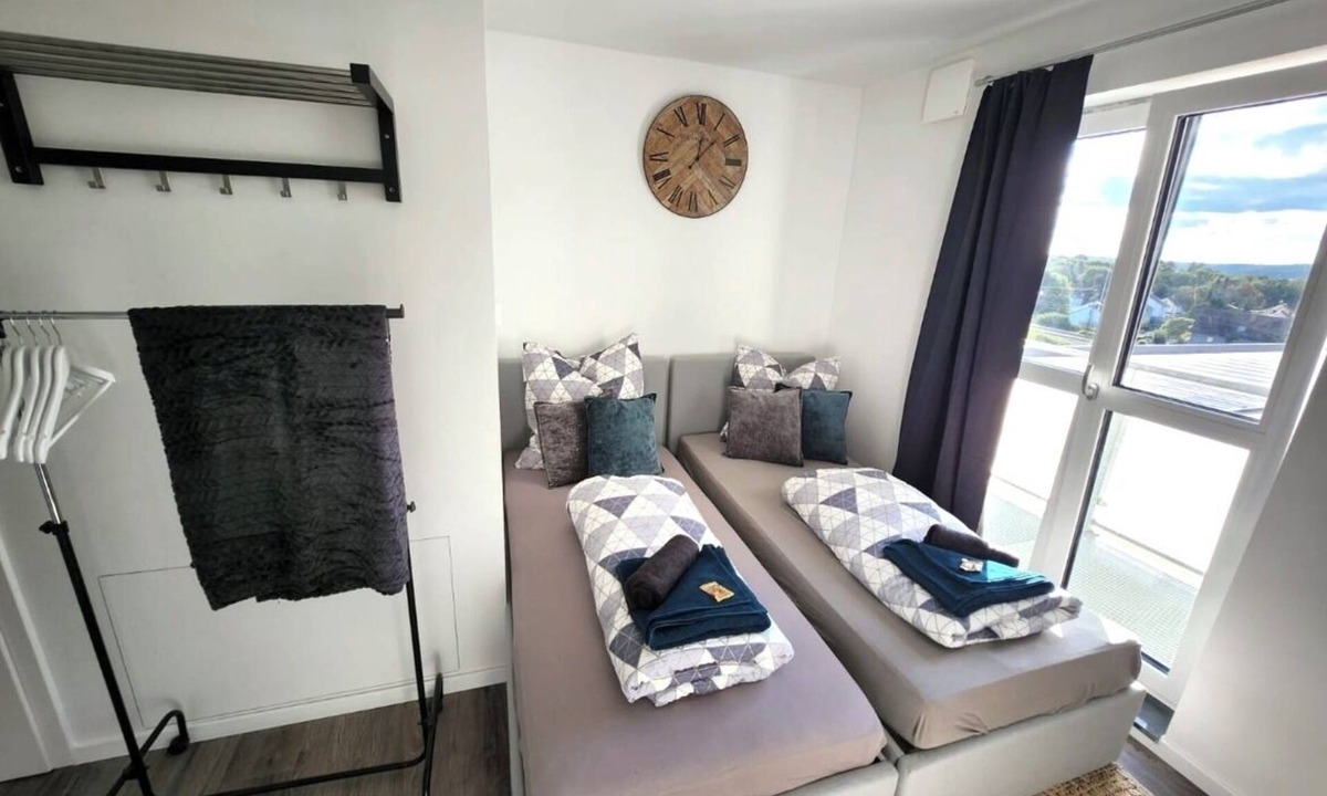 Neusass Old Town Apartment | Business apartment with WIFI, elevator & free parking