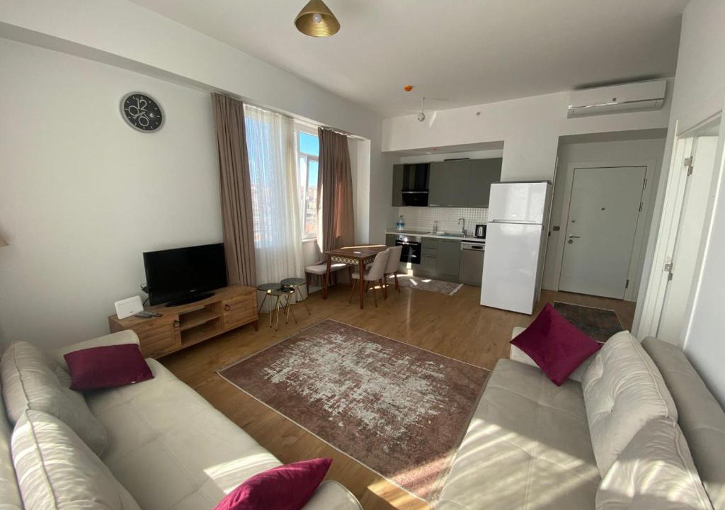 Kadikoy Apartment | Business-Friendly and Central Flat in Fikirtepe