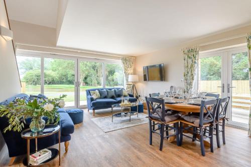 Boston House | Butterfly