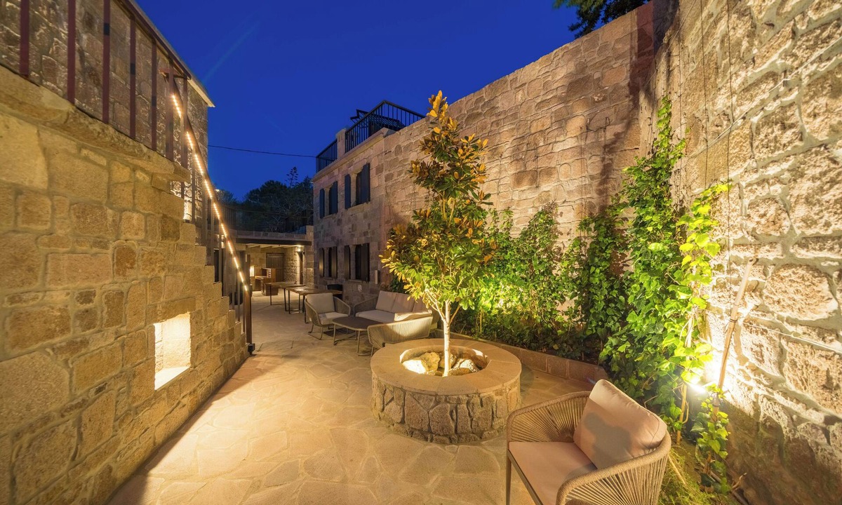 Behram Bed & Breakfast | Buyan Han