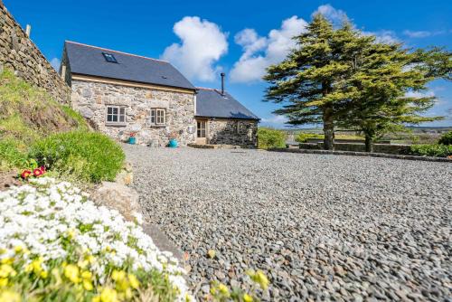 Llanerchymedd House | Bwthyn-Cerrig