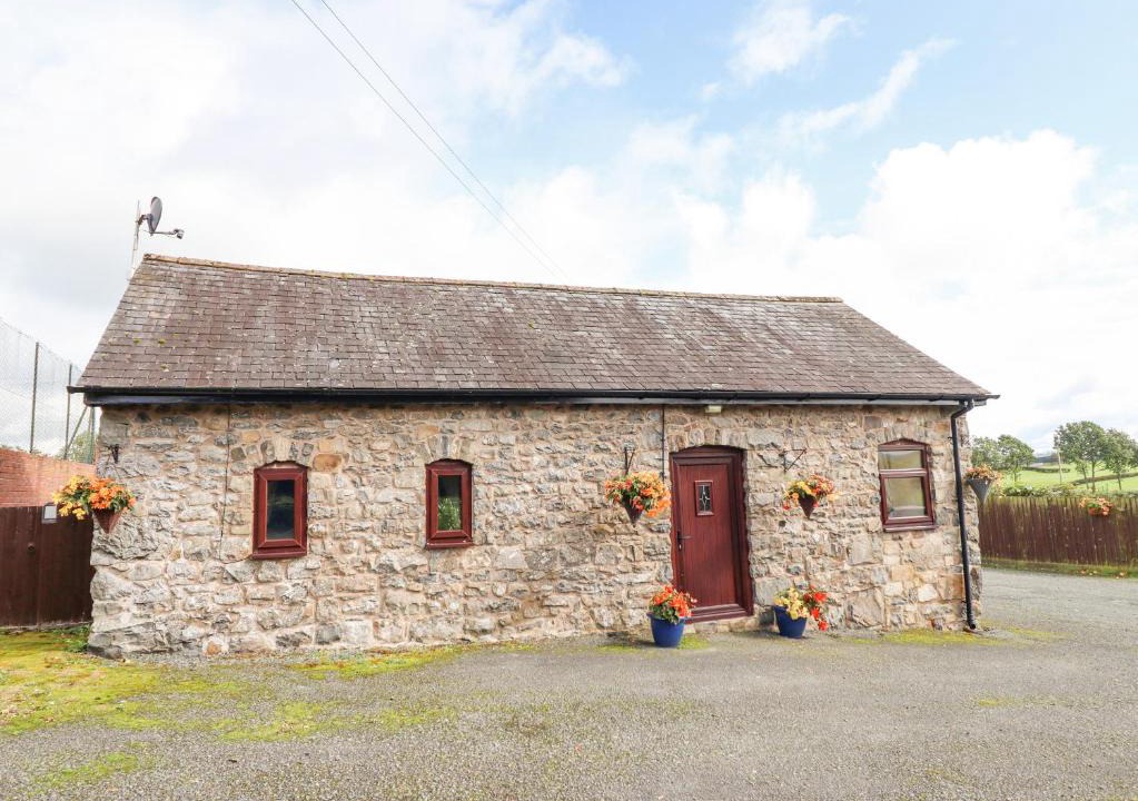 Llanfair Caereinion House | Bwthyn Ty Newydd