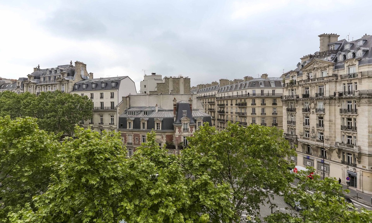 Faubourg-du-Roule Apartment | By Boulevard de Courcelles, by Veeve