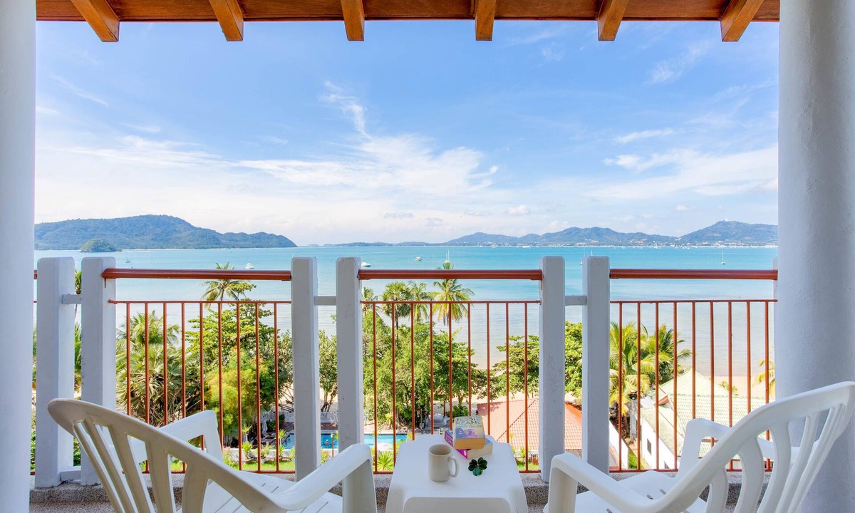 Wichit Resort | By the Sea