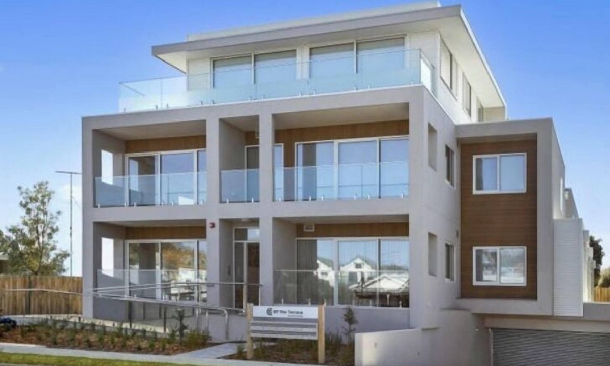 Ocean Grove Apartment | By the sea - walk to OG village shopping and restaurants