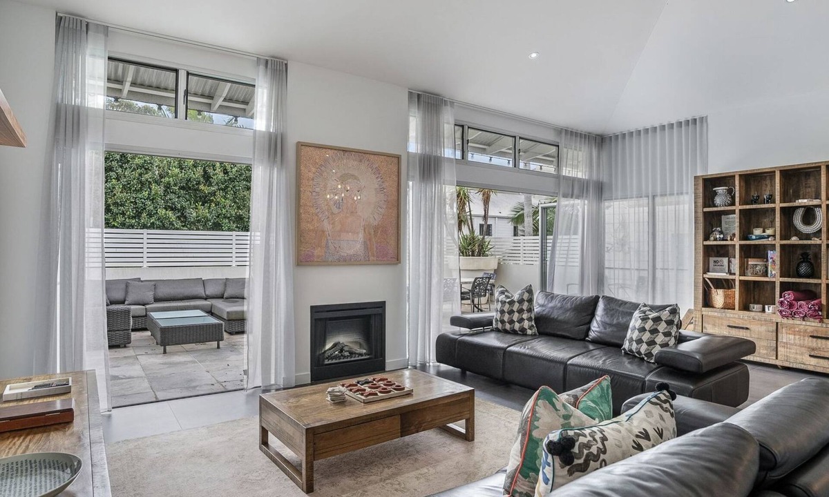 Byron Bay Apartment | Byron Marvel - Luxury Byron Bay Penthouse Holiday Rental with Balcony, 4 Bedrooms,