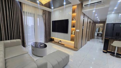 Tan Phu District Apartment | Căn hộ VIP Diamond Celadon City
