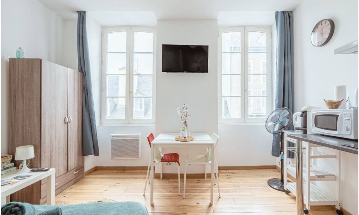 Centre Ville Apartment | Cœur de Pau - Parking Included - Aquarelle
