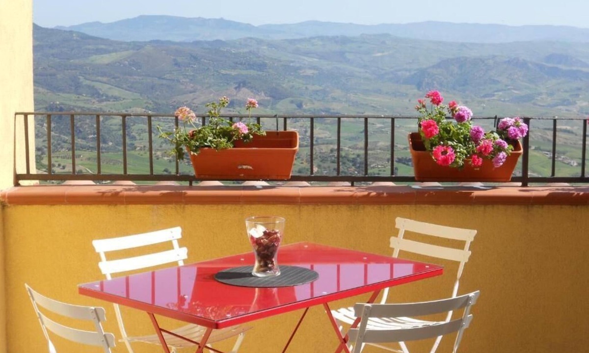 Enna Hostel | C.C.Ly Rooms & Hostel Enna