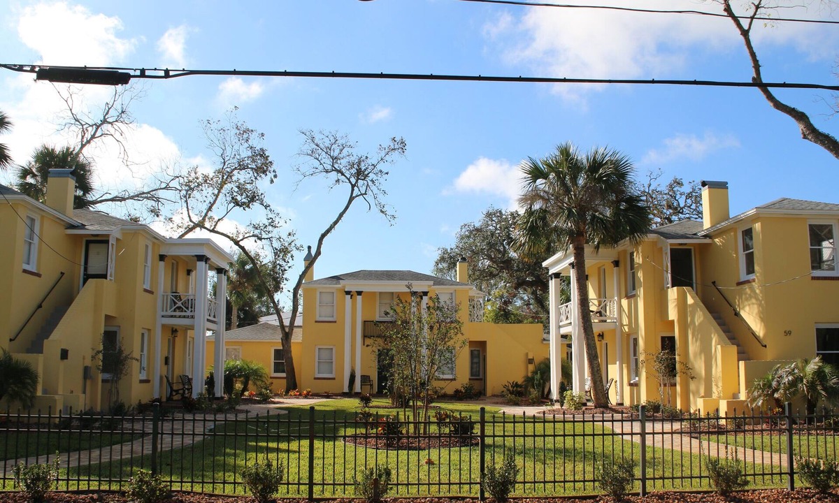Downtown Historic District Apartment | C1, Perfect location in city center with balcony, near beaches, free parking!