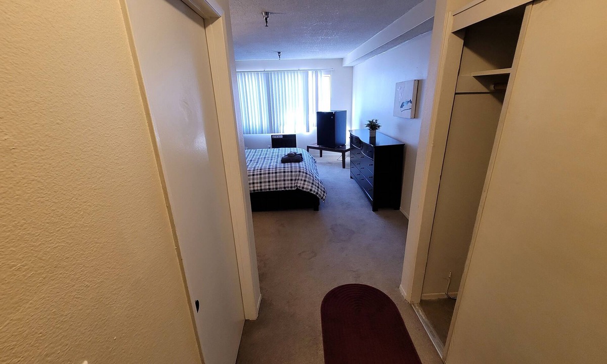 Beverly Hills Hotel | (C12) Steps away from Beverly Hills Unit