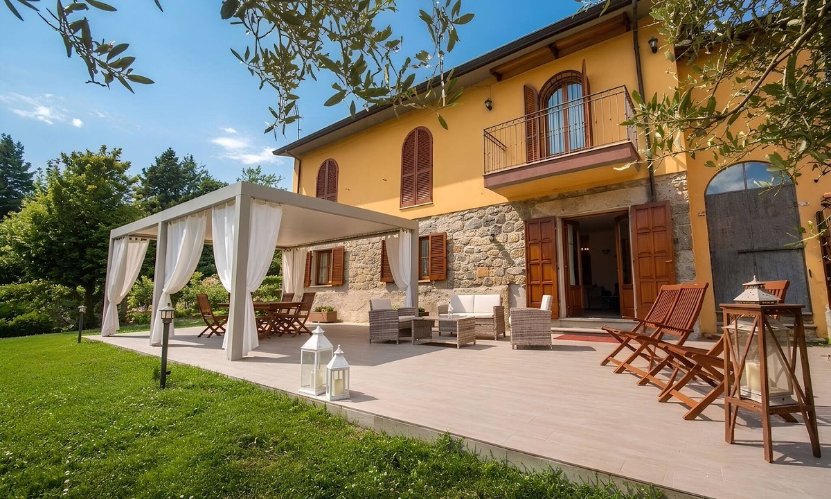 Gassano House | Ca' Degli Olivi relax Lunigiana one private house with jacuzzi near Cinque Terre