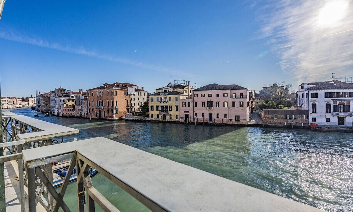 Cannaregio Apartment | Ca' Degli Specchi Grand Canal