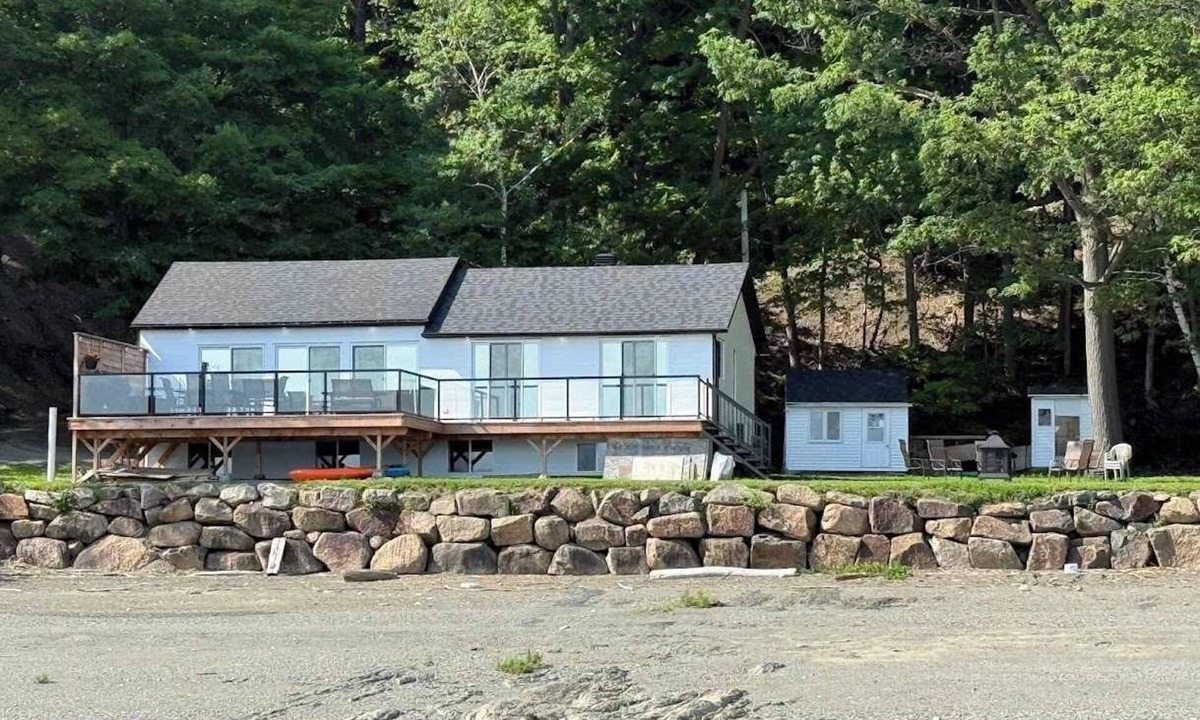 Saint-Laurent-de-l'ile d'Orleans Ski Chalet | View, Spa and River | Chalet DG Île d'Orléans