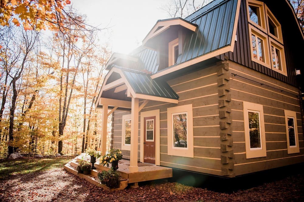 Nipissing Township House | Cabaña de lona rústica en un camping de lujo todo incluido en Ontario, Canadá