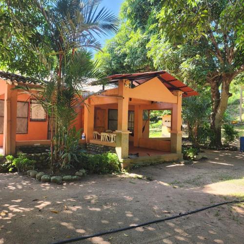 Mata de Platano House | CABAñA EDEN