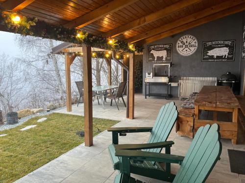 Valea Ierii Ski Chalet | Cabana Backyard