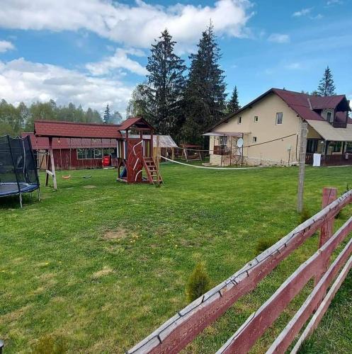 Risca House | Cabana Duma la munte cu ciubar