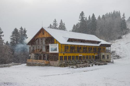 Predeal Cabin | Cabana Gîrbova