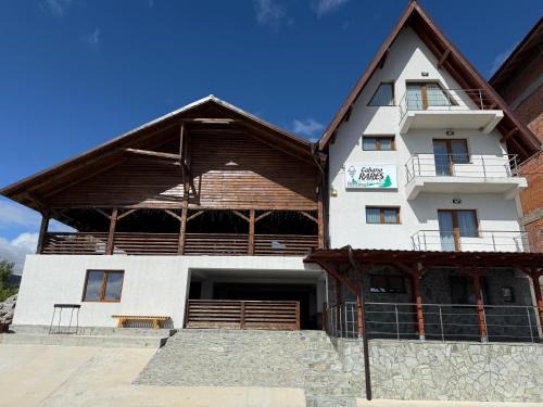 Ranca House | Cabana Rares