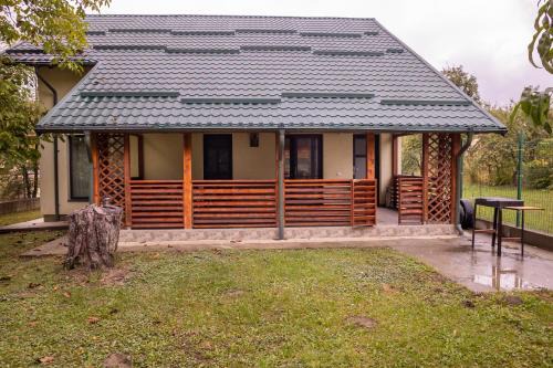 Albestii Paminteni House | Cabana Walter Curtea de Arges with BBQ and Garden