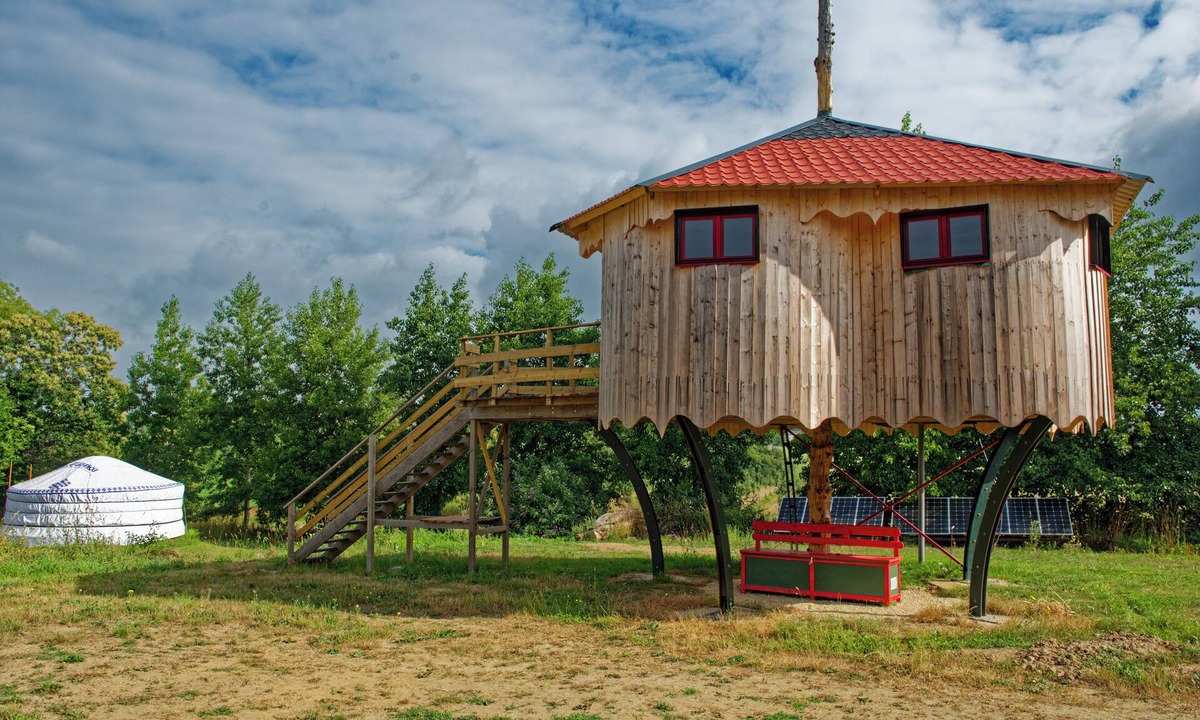Clohars-Carnoet Cabin | Cabane perchée sud Finistère : flower hut
