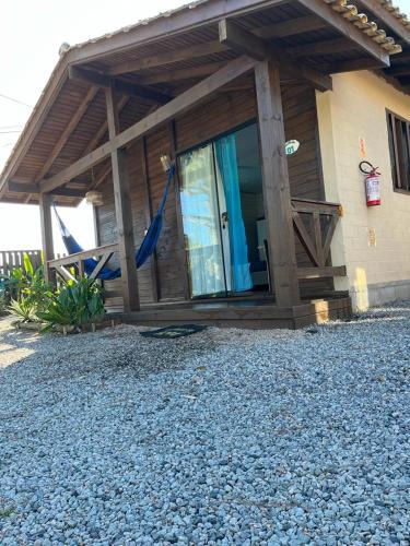 Praia do Rosa Ski Chalet | Cabano rosa sul