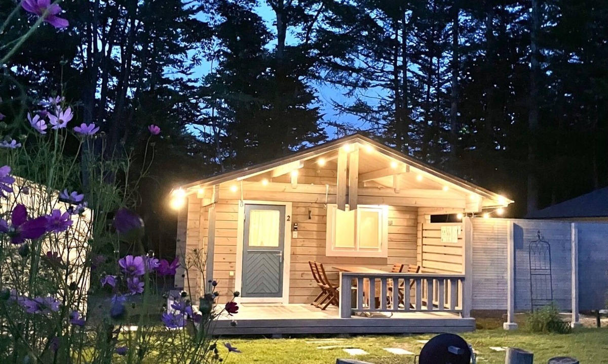Kita Karuizawa RV Rental | Cabanon mignon Cottage style bedding towels a/Agatsuma County Gunma