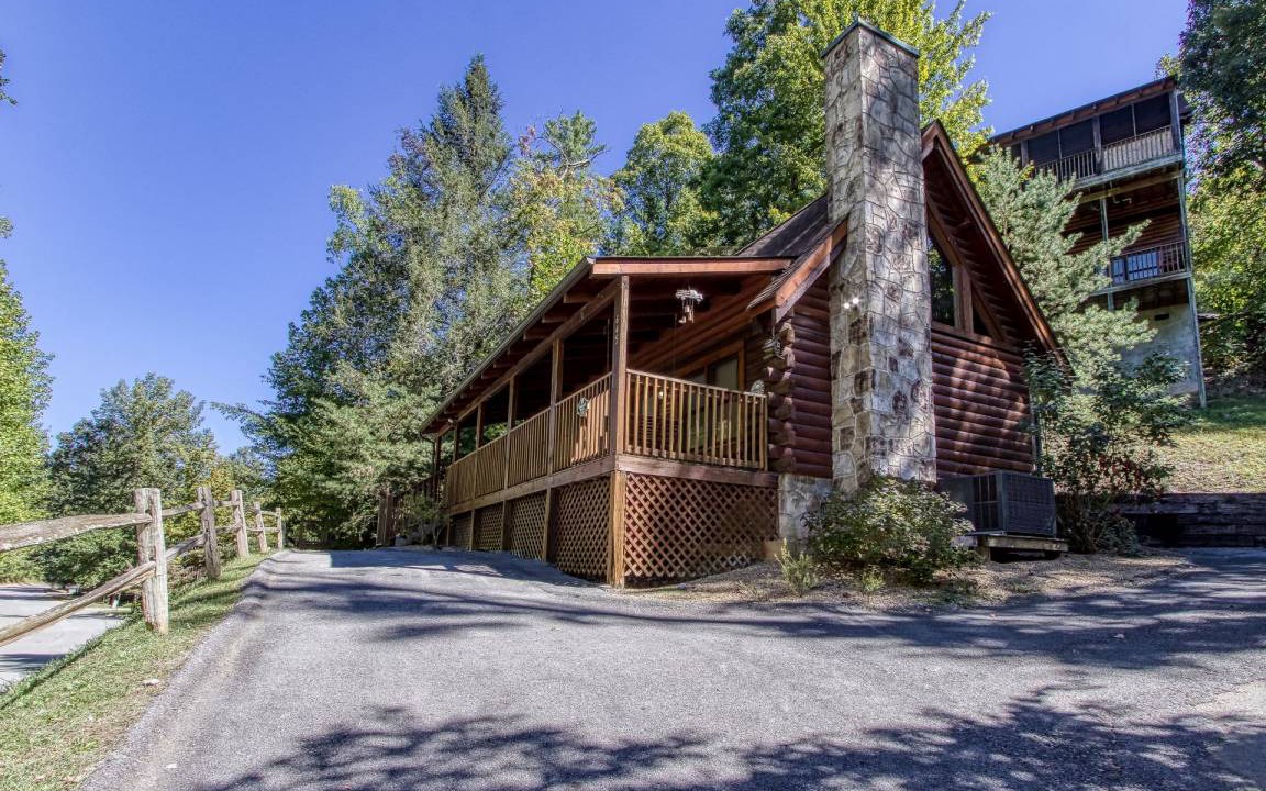 Pigeon Forge Cabin | Cabin ∙ 1 bedroom ∙ 6 guests