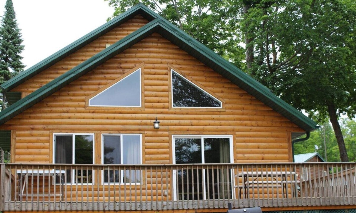 Deer River Apartment | Cabin 14 - Beautiful updated cabin with large deck and spacious kitchen/living space