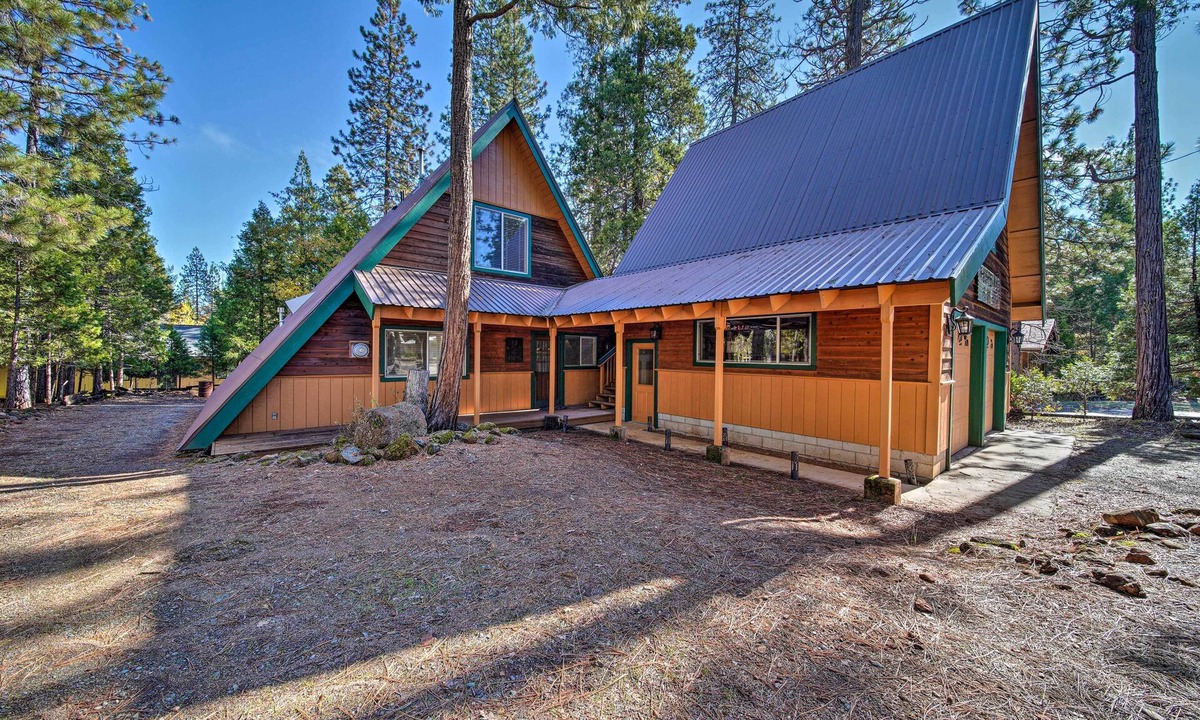 Trinity Center Cottage | Cabin Hideaway < 1 Mi to Trinity Lake: Hike & Fish