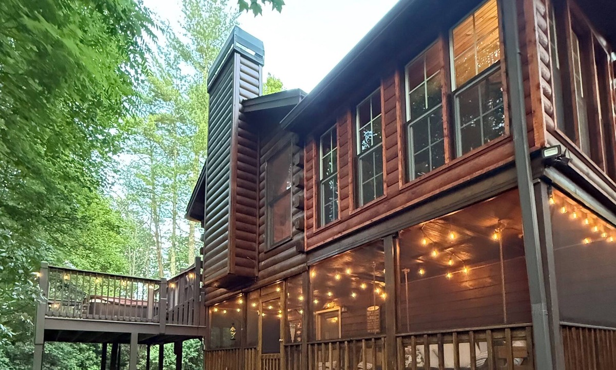 Raccoon Ridge Cabin | Cabin in Aska Adventure Area perfectly located for exploring all of Blue Ridge