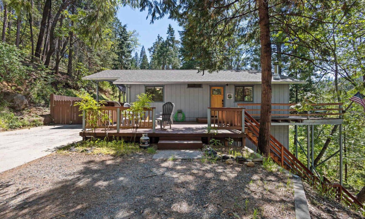Twain Harte House | Cabin in the Trees - Twain Harte Mountain Escape
