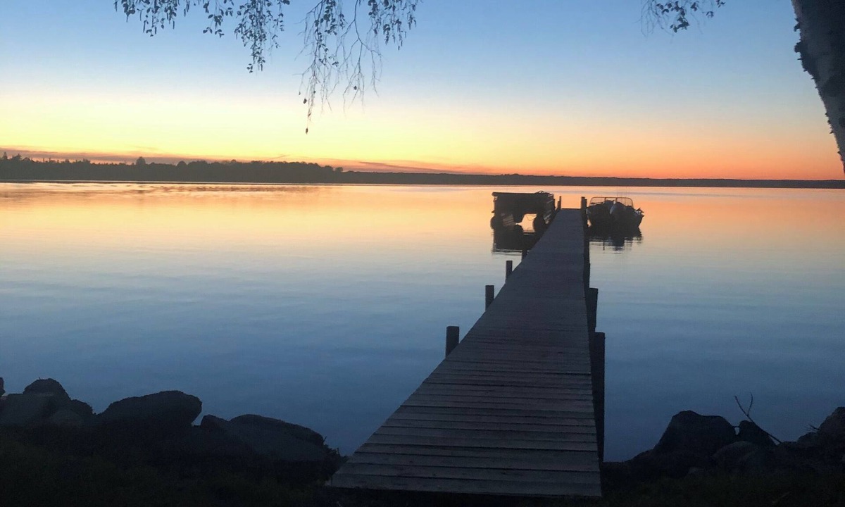 Engadine Cabin | Cabin located on beautiful Lake Millecoquins