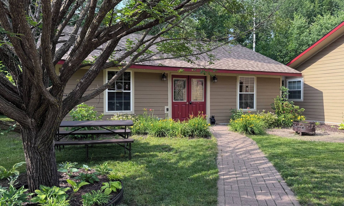 Deer River Cabin | Cabin on Little Moose Lake & Snowmobile Trail