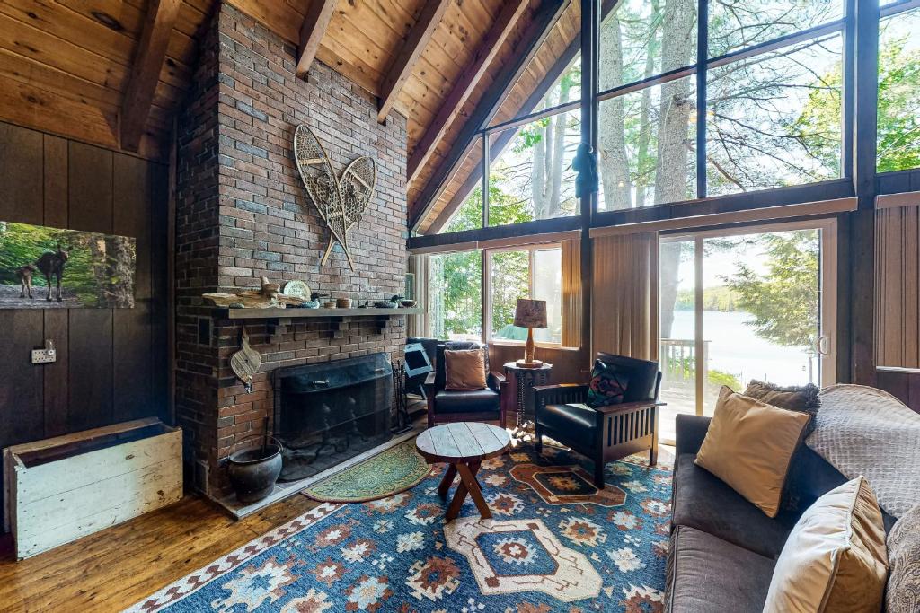 Parsonsfield House | Cabin on Long Pond