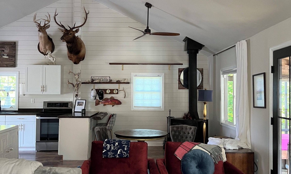 Williston Cabin | Cabin on secluded horse farm with stocked pond.