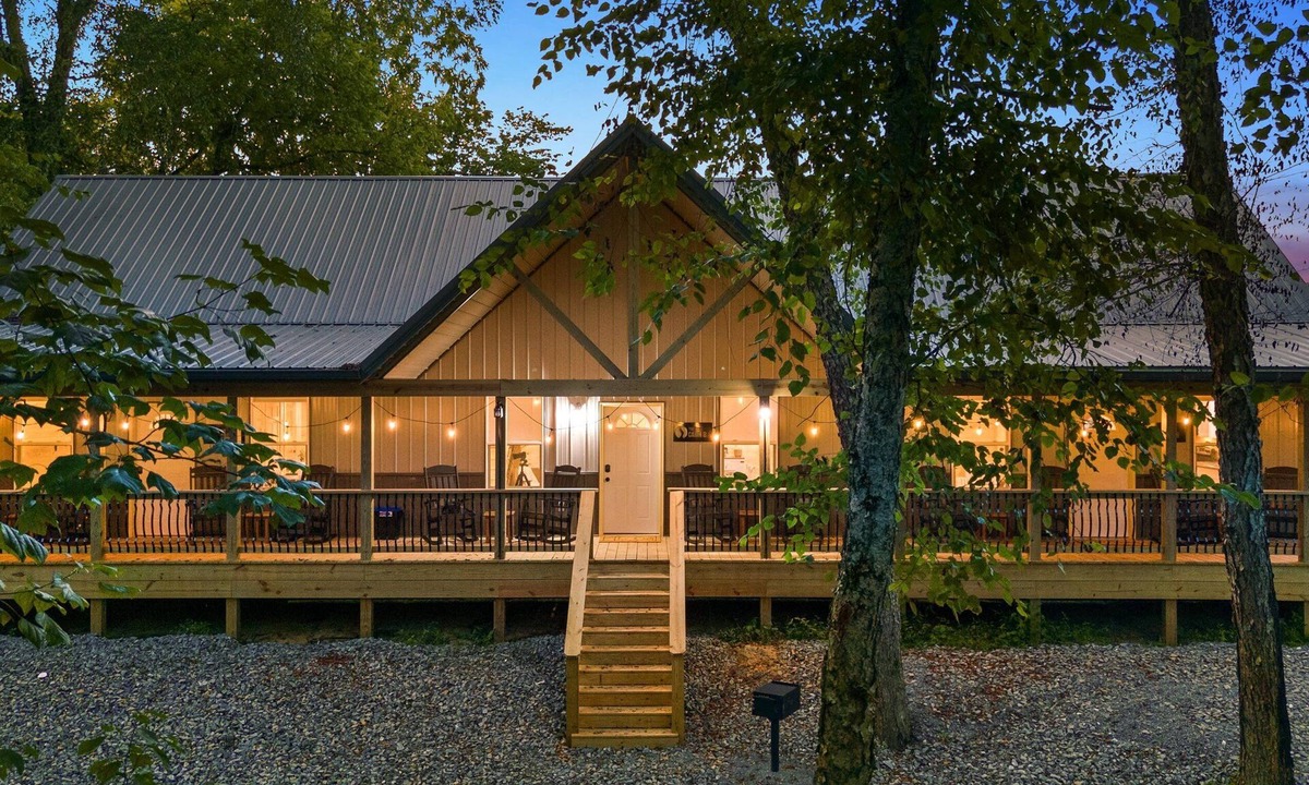 Jamestown Cabin | Cabin w/Firepit~Pickleball~Arcade Games~River Boat Ramp~20 Min Lake Cumberland